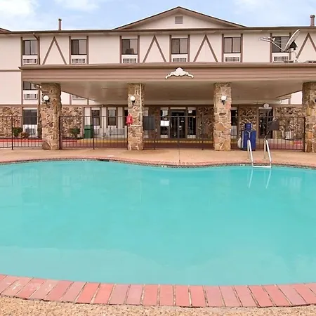 Clarion Pointe-2