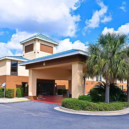Econo Lodge Darien-2