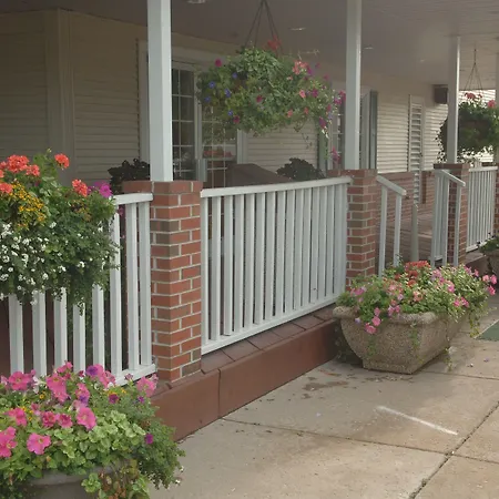 Best Western Plus University Park Inn & Suites-3
