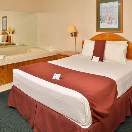 Thunderbird Inn Of Mackinaw City-3