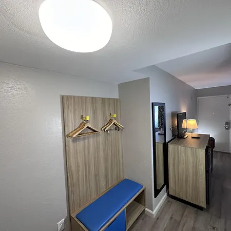 Days Inn By Wyndham San Marcos-3