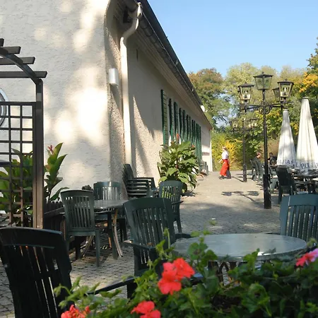 Land- und Golfhotel Alte Fliegerschule-3