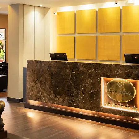 Hotel 101 Park House-3