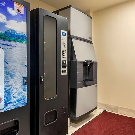 Comfort Inn Limon-3
