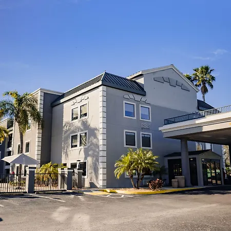 La Quinta Inn By Wyndham Tampa Near Busch Gardens-2