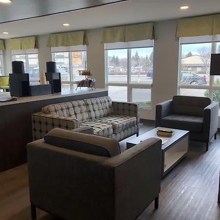 Super 8 By Wyndham Lethbridge-3