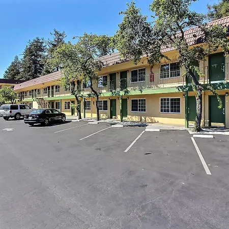 Quality Inn Santa Cruz Downtown Area-3