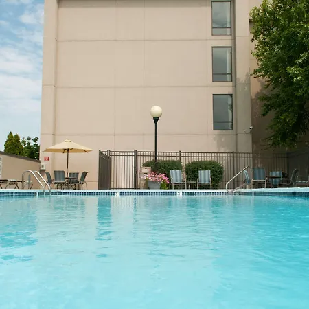 Hampton Inn Clarksville-3