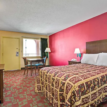 Days Inn By Wyndham Elizabeth City-3