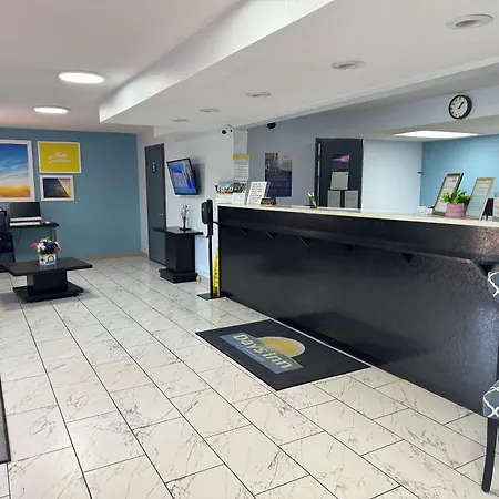 Days Inn By Wyndham Lake City I-10-3