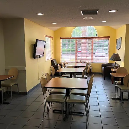 Sleep Inn & Suites Tallahassee-Capitol-2