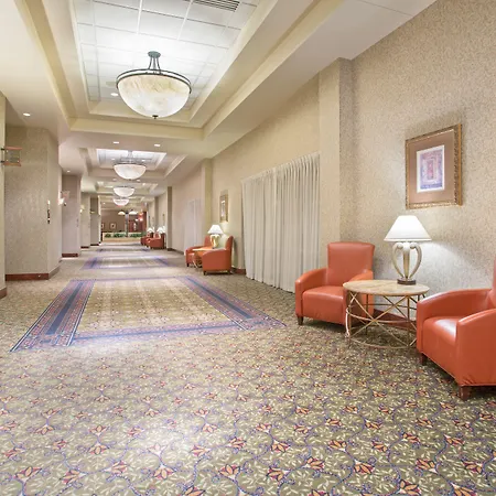Hotel Topeka At City Center-2