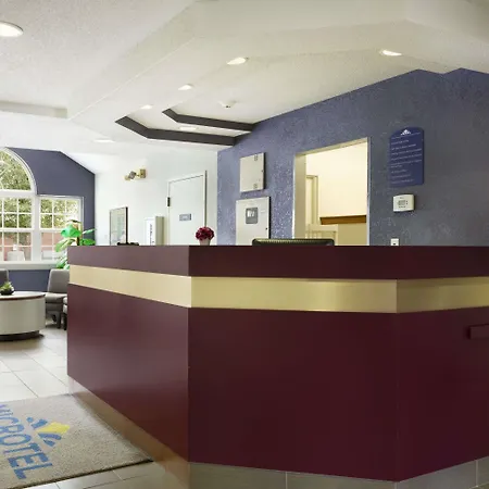 Microtel Inn By Wyndham Louisville East-3