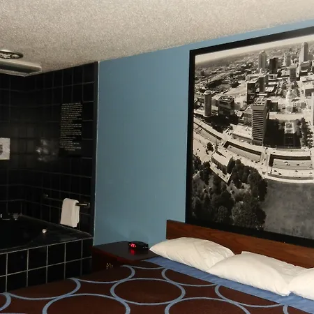 Super 8 By Wyndham Potosi-3