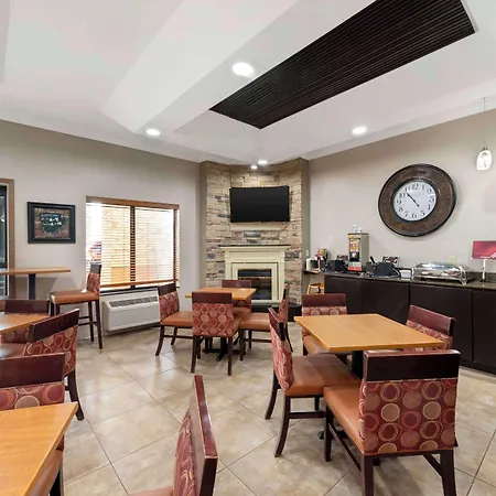 Best Western Plus Albert Lea I-90/I-35 Hotel-3