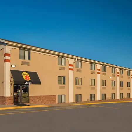 Super 8 By Wyndham Lincoln West-2