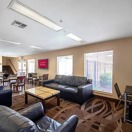 Red Roof Inn San Marcos-2
