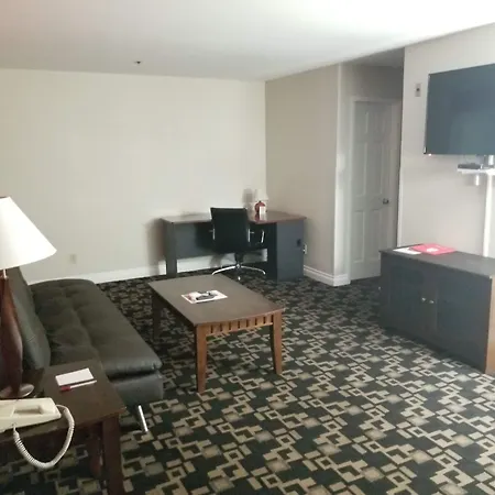 Ramada By Wyndham Oceanside-2