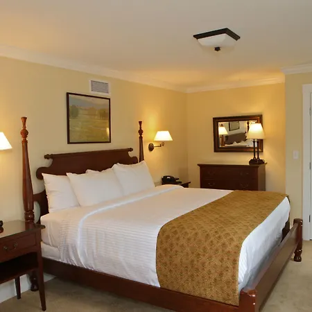 Publick House Historic Inn And Country Motor Lodge-2