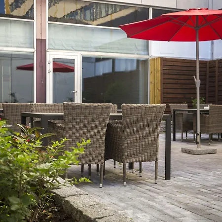 Best Western Plus Airport Hotel-2