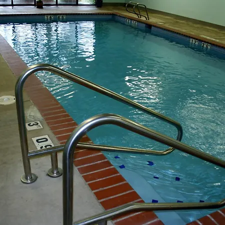 Evergreen Inn & Suites-2