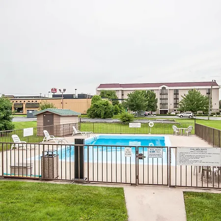 Economy Suites Springfield - Fairgrounds-3