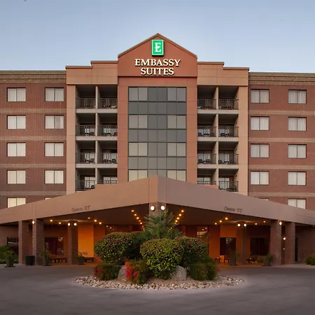 Embassy Suites By Hilton Phoenix Scottsdale-3