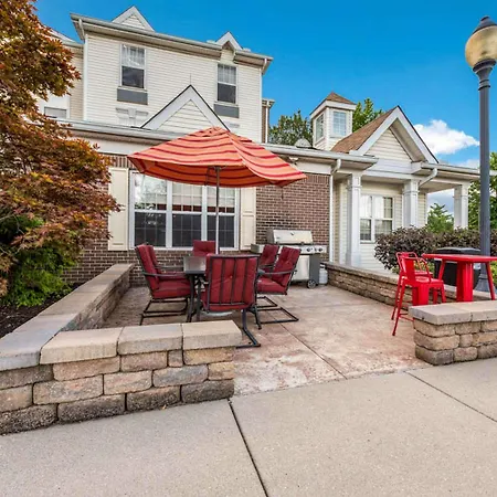 Birch Hills Suites - Blue Ash-3