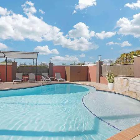 Best Western Plus Edinburg Inn & Suites-2