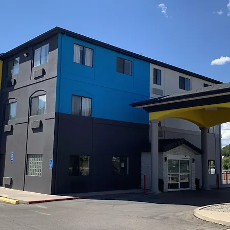 Days Inn By Wyndham Bernalillo-3