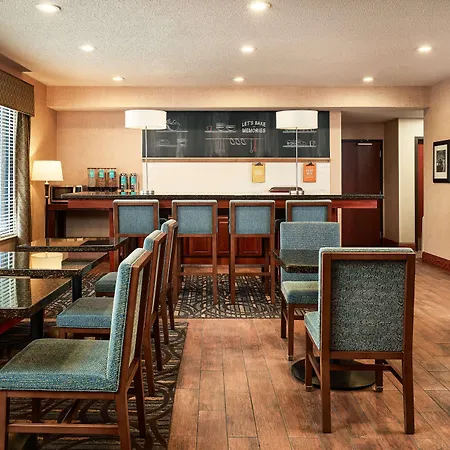 Hampton Inn Longmont-2