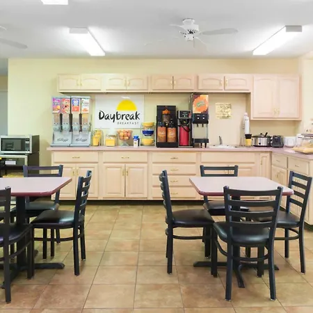 Days Inn By Wyndham Mount Vernon-2