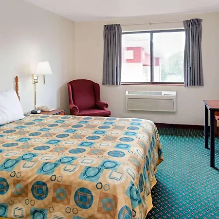 Super 8 By Wyndham Omaha Eppley Airport/Carter Lake-2