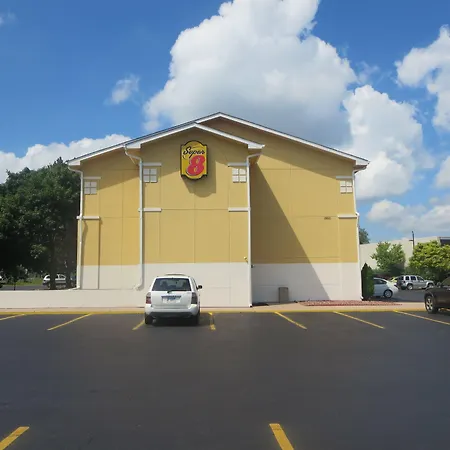 Super 8 By Wyndham Mundelein/Libertyville Area-3