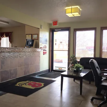 Super 8 By Wyndham Muncie/Ball St. College Area-2