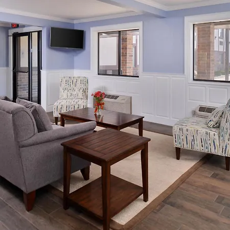 Americas Best Value Inn & Suites-Birch Run-3