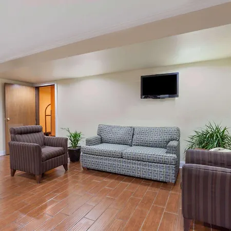 Super 8 By Wyndham Lexington Hamburg Area-3