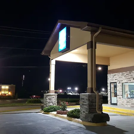 Americas Best Value Inn & Suites Harrisonville-3