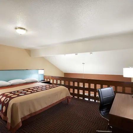 Super 8 By Wyndham Salem-3