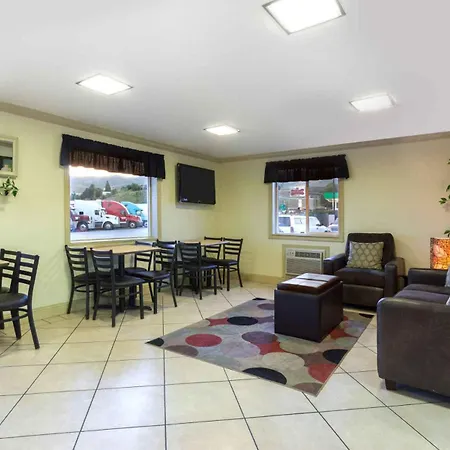 Super 8 By Wyndham Lewiston-3