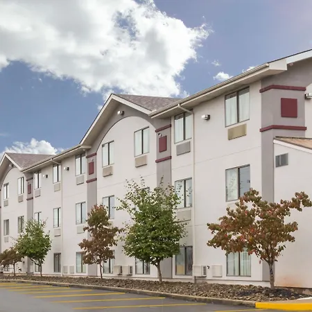 Super 8 By Wyndham Summersville - New River National Park-3