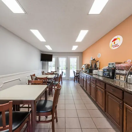 Super 8 By Wyndham Alexander City-3