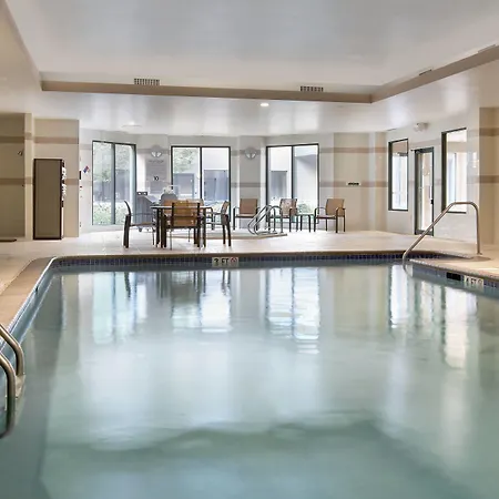 Courtyard By Marriott Jersey City Newport-3