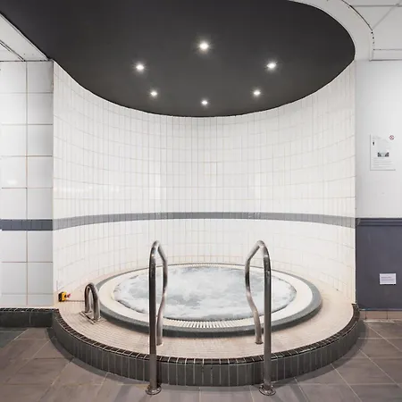 Holiday Inn Glasgow - East Kilbride By Ihg-3
