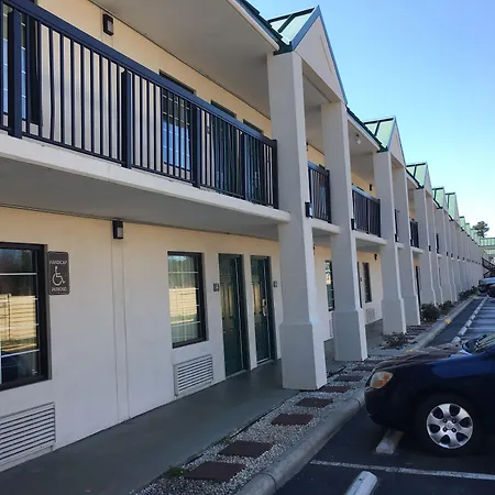 Quality Inn & Suites Hanes Mall-2