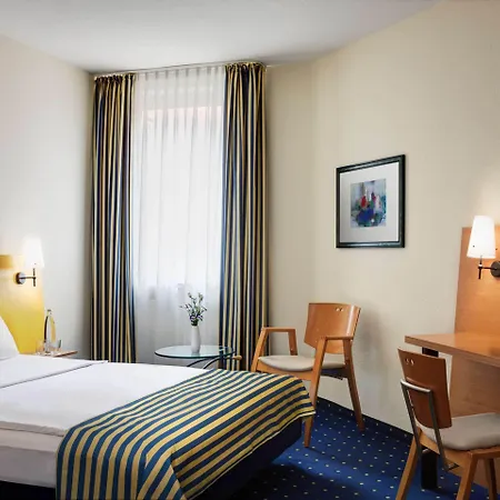 Intercityhotel Stralsund-3