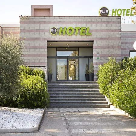 B&B Hotel Faenza-3