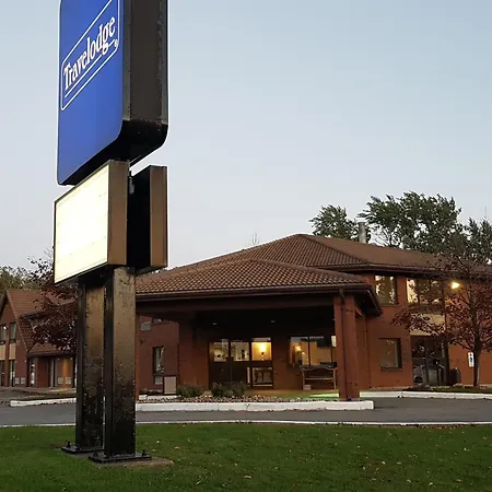 Travelodge By Wyndham Welland-3
