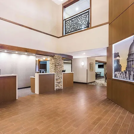 Wyndham Garden Madison Fitchburg-3