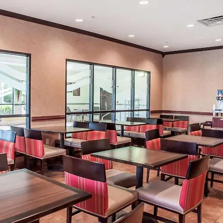 Quality Inn Near Walden Galleria Mall-2